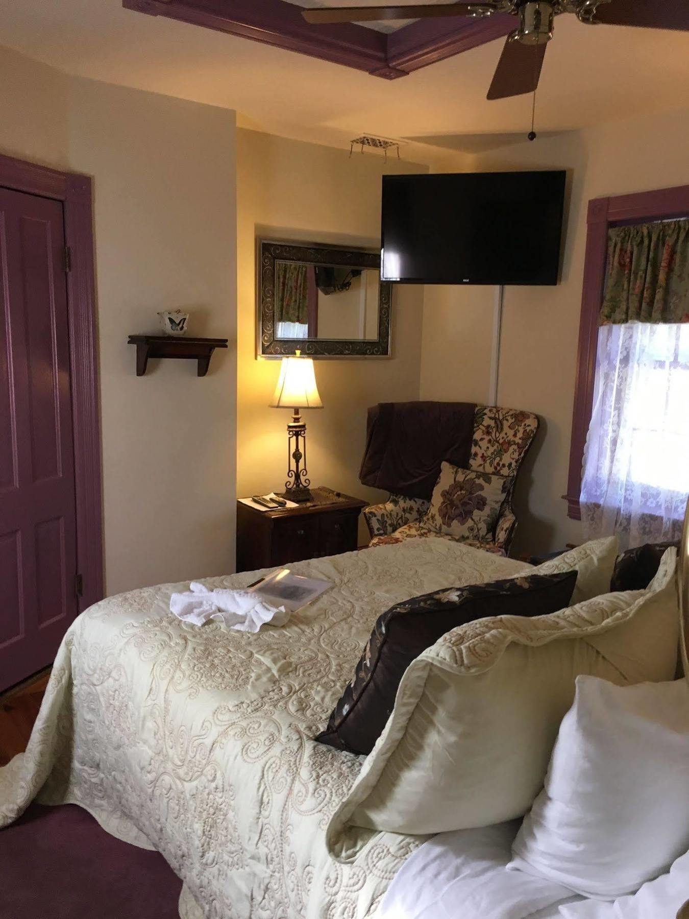 Parsonage Inn Bed And Breakfast Saint Michaels Buitenkant foto